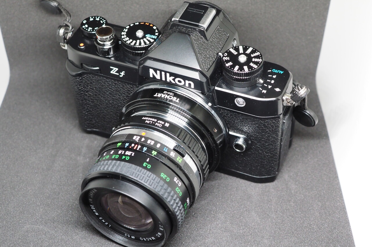 Nikon ZfとCOSINA 24mm f2.8 MC MACRO 上から