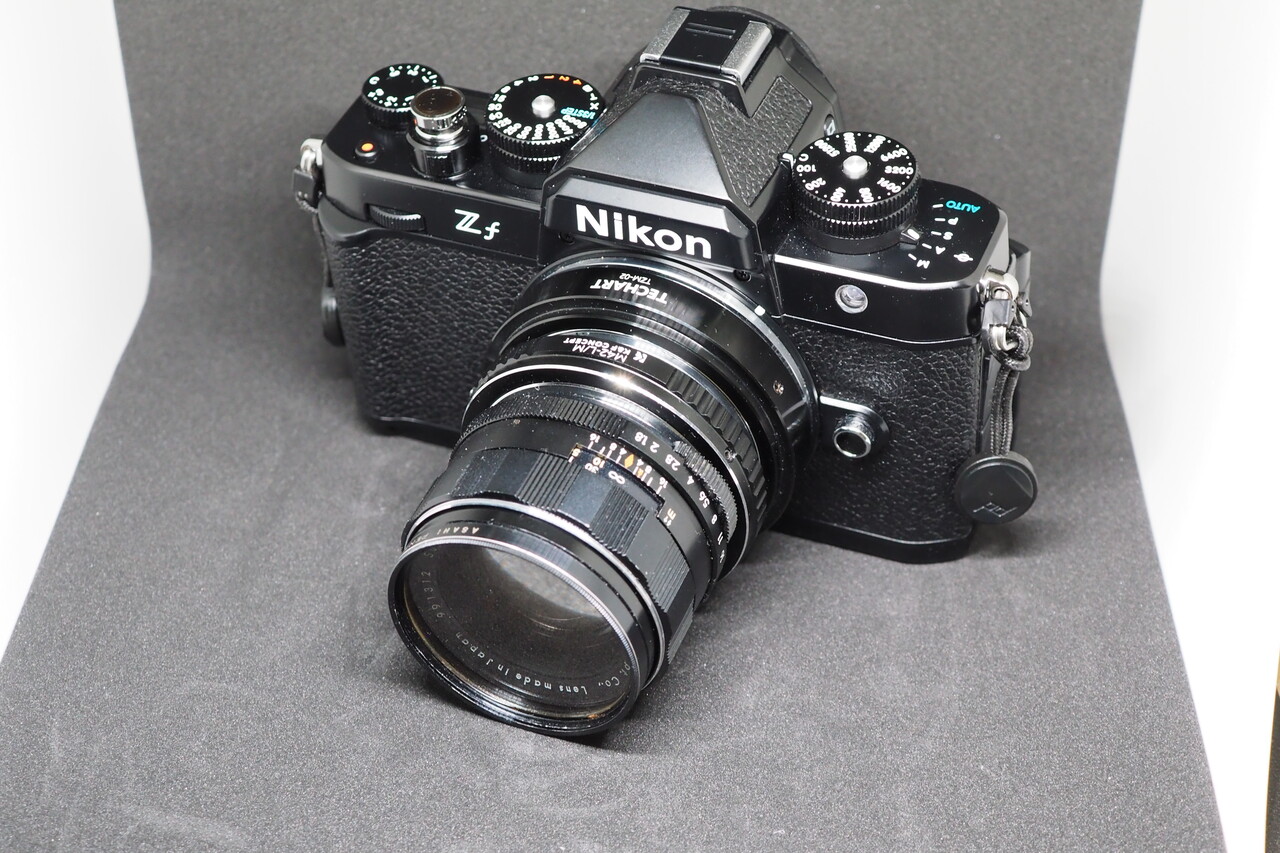 Nikon ZfとPENTAX Super-Takumar F1.8/55 上から